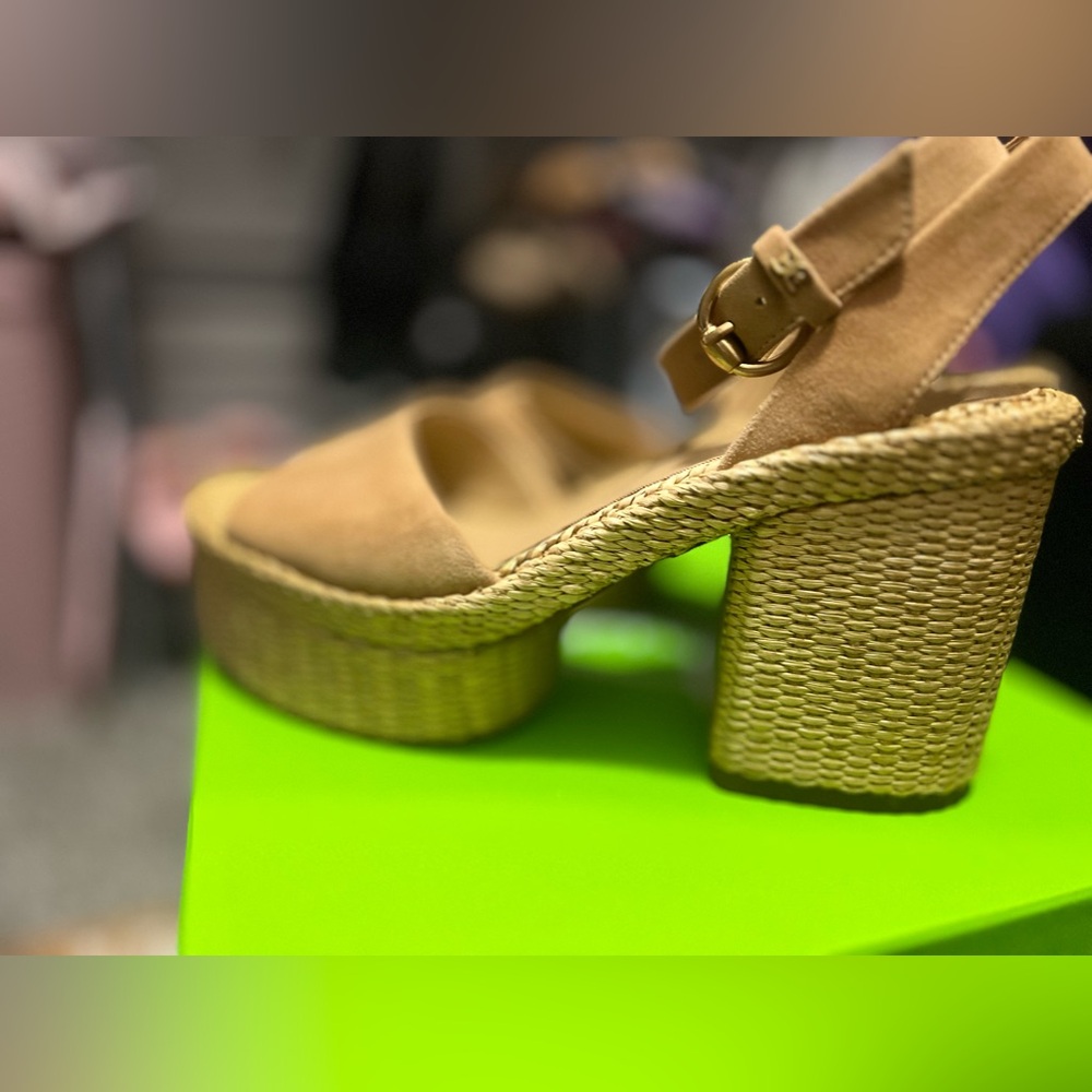 SAM EDELMAN IMMIE SAND SUDE PLATFORM SANDALS